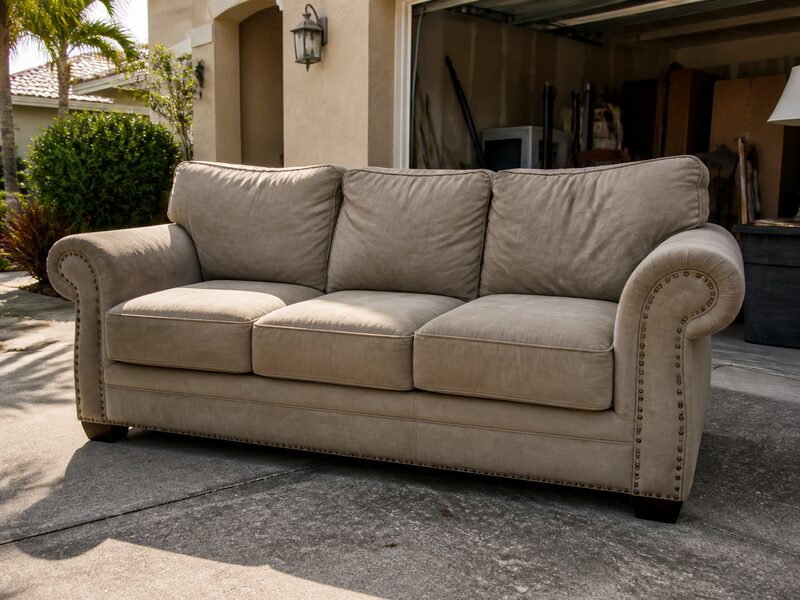 Sofa and couch removal service in Bradenton FL